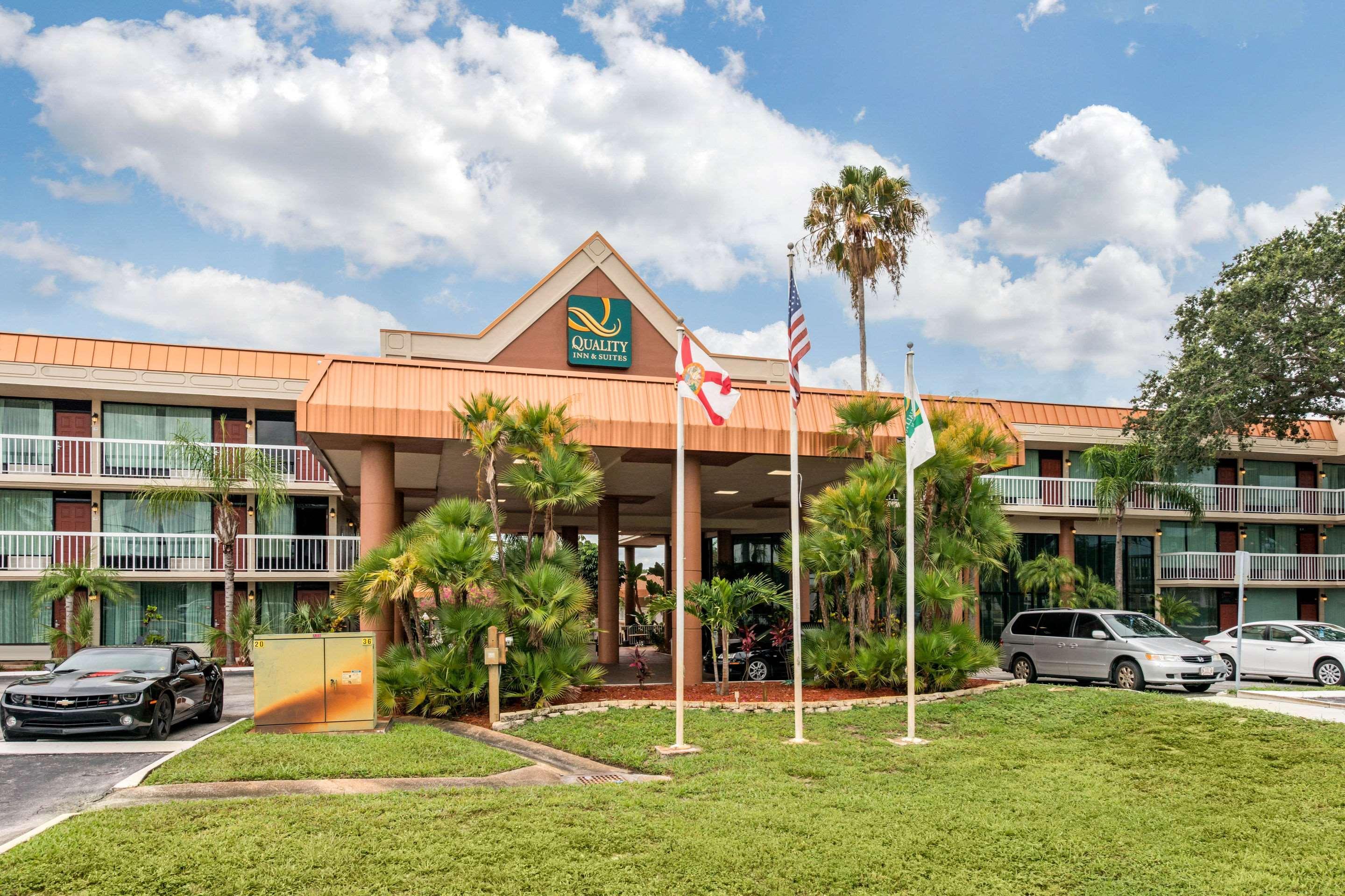 Quality Inn & Suites Tarpon Springs South Bagian luar foto